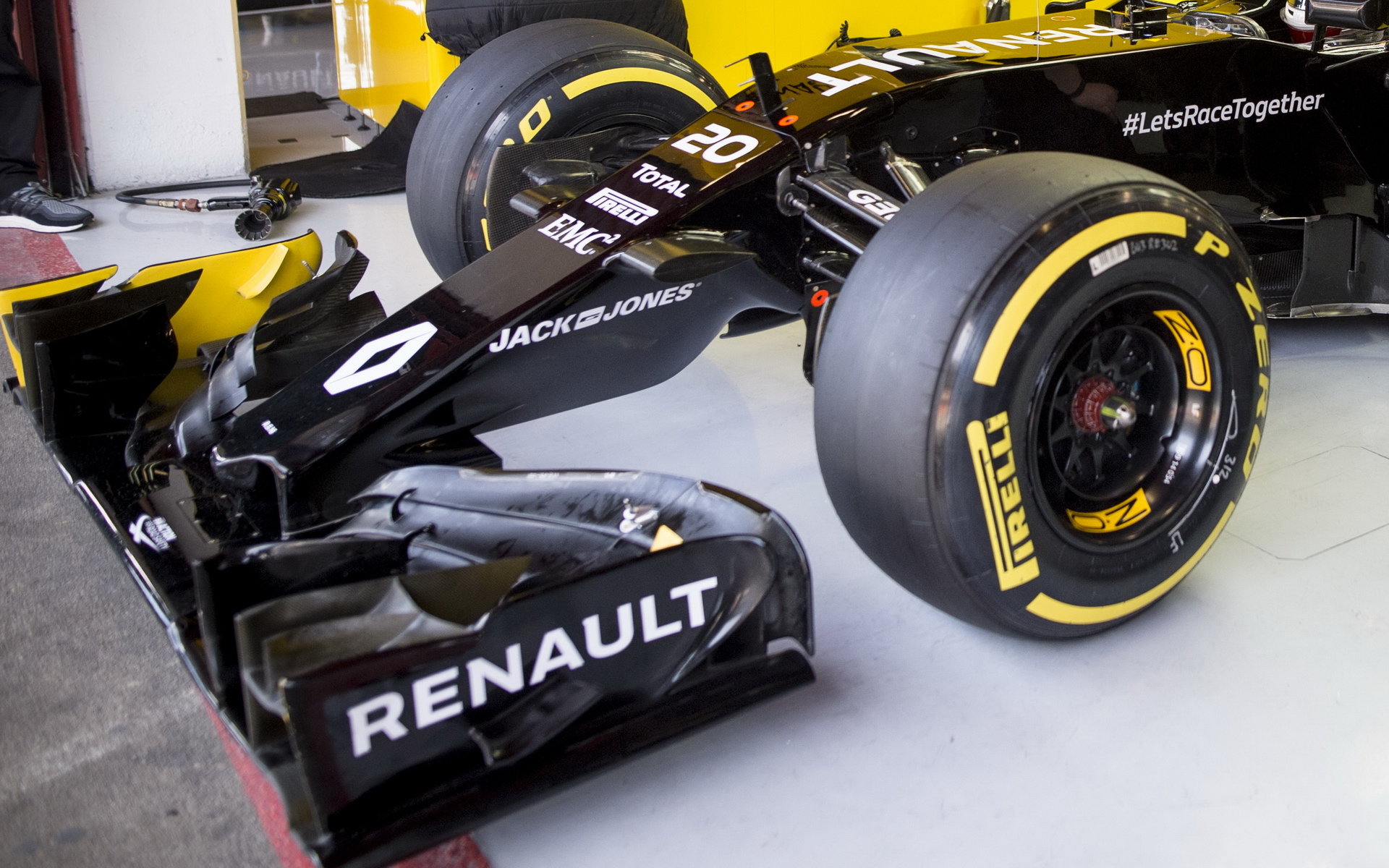 Přední křídlo vozu Renault RS16