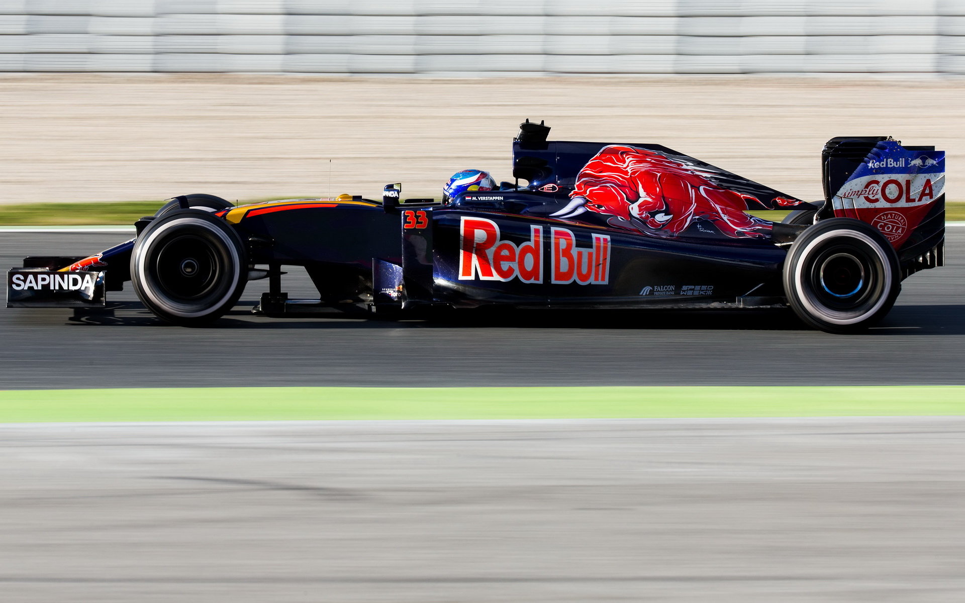 Max Verstappen při posledních předsezónních testech v Barceloně s novým vozem Toro Rosso STR11 - Ferrari