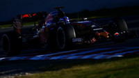 Max Verstappen při posledních předsezónních testech v Barceloně s novým vozem Toro Rosso STR11 - Ferrari