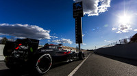 Fernando Alonso s McLarenem MP4-31 poháněným Hondou při druhých testech v Barceloně
