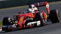 Sebastian Vettel při posledních předsezónních testech v Barceloně s novým vozem Ferrari SF16-H