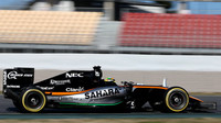 Sergio Pérez při posledních předsezónních testech v Barceloně s novým vozem Force India VJM09 - Mercedes