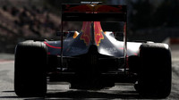 Daniel Ricciardo při posledních předsezónních testech v Barceloně s novým vozem Red Bull RB12 - Renault