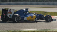 Marcus Ericsson při posledních předsezónních testech v Barceloně s novým vozem Sauber C35 - Ferrari