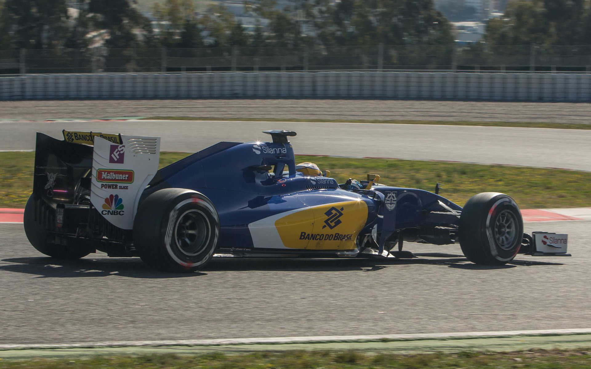 Marcus Ericsson při posledních předsezónních testech v Barceloně s novým vozem Sauber C35 - Ferrari