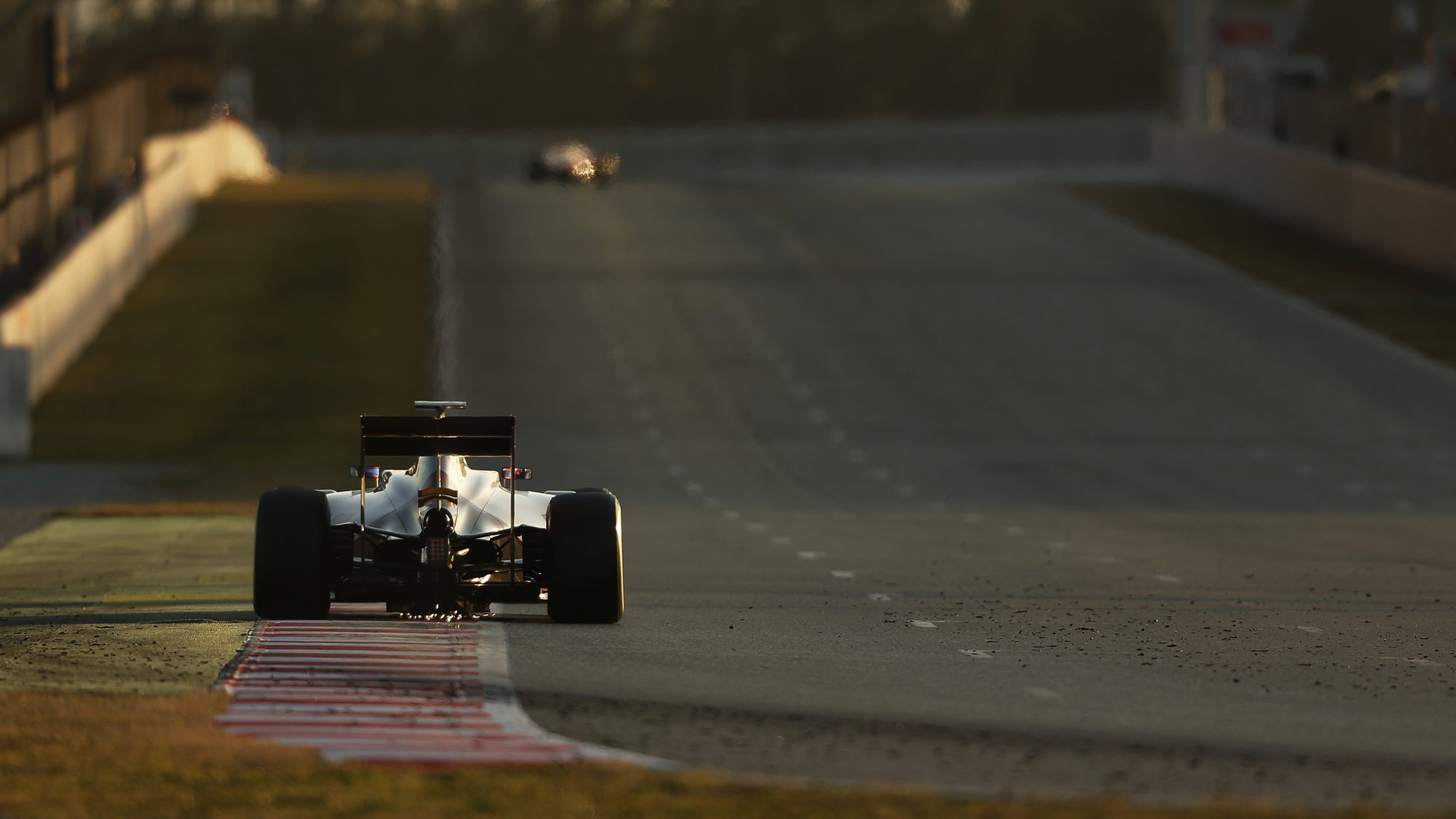 Haas při prvních předsezónních testech v Barceloně 2016