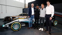 Dieter Zetsche, Lewis Hamilton, Nico Rosberg a Toto Wolff ve Fellbachu - Mercedes-Benz, Motorsport Kickoff 2016