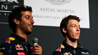 Daniel Ricciardo a Daniil Kvjat u zahájení spolupráce Red Bull a Aston Martin v Melbourne