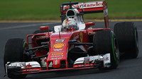 Sebastian Vettel při pátečním tréninku v Melbourne
