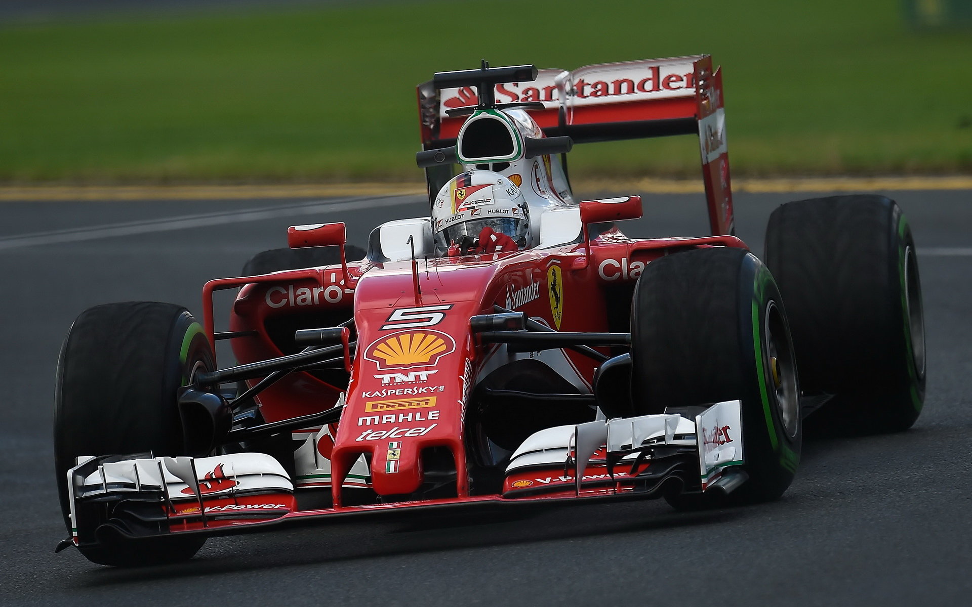 Sebastian Vettel při pátečním tréninku v Melbourne