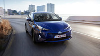 Toyota Prius přichází ve čtvrté generaci na český trh, má tři výbavy 122 koní.