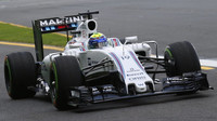 Felipe Massa při pátečním tréninku v Melbourne