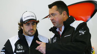 Fernando Alonso a Eric Boullier v Melbourne