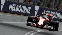 Sebastian Vettel při sobotní kvalifikaci v Melbourne