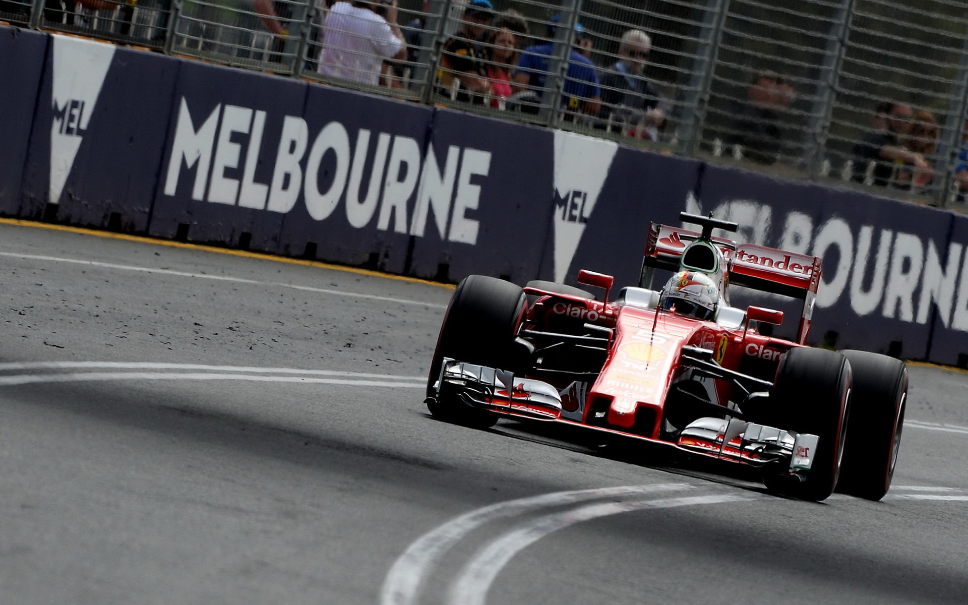 Sebastian Vettel při sobotní kvalifikaci v Melbourne