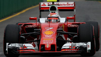 Kimi Räikkönen při sobotní kvalifikaci v Melbourne