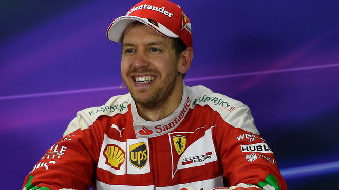 Vysmátý Sebastian Vettel po závodě v Melbourne