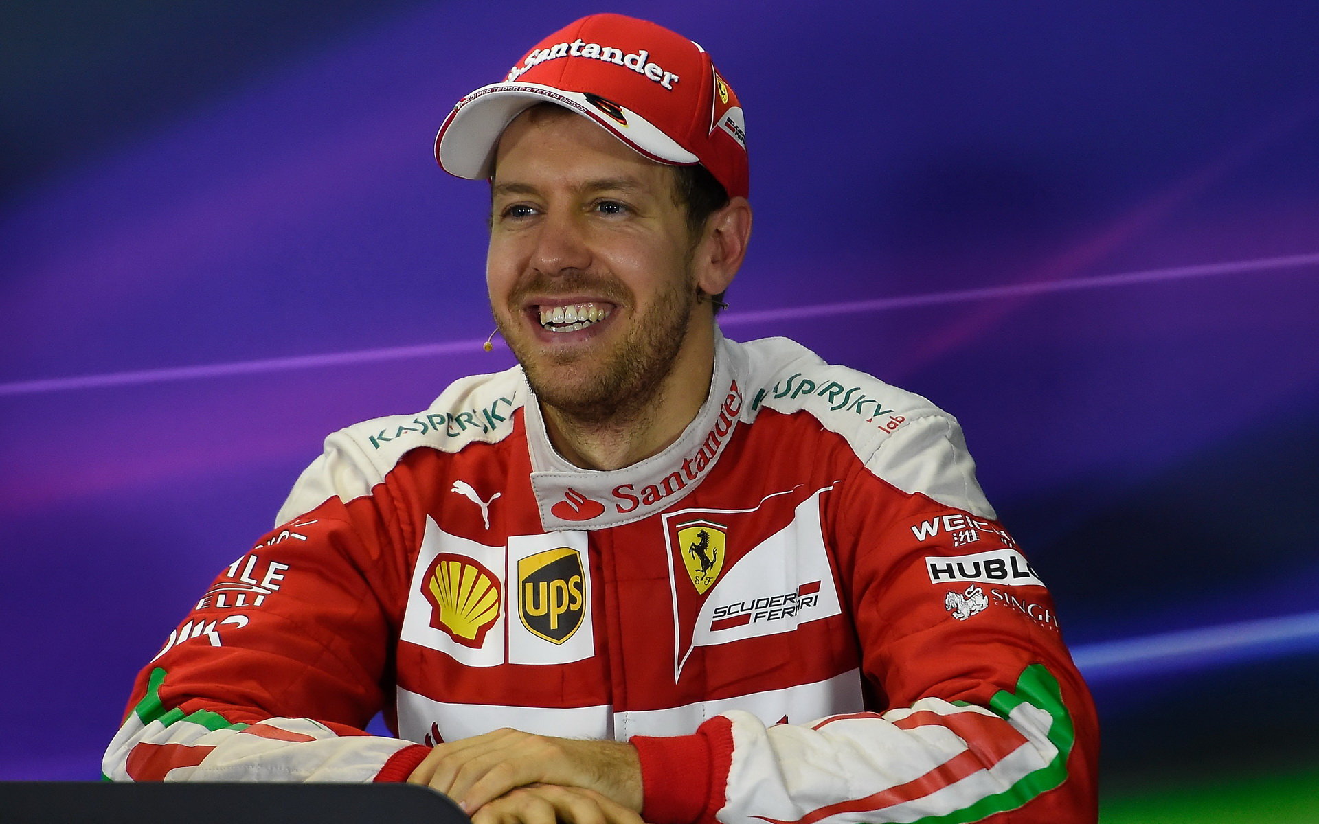 Vysmátý Sebastian Vettel po závodě v Melbourne