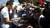 Jenson Button při autogramiádě v Melbourne