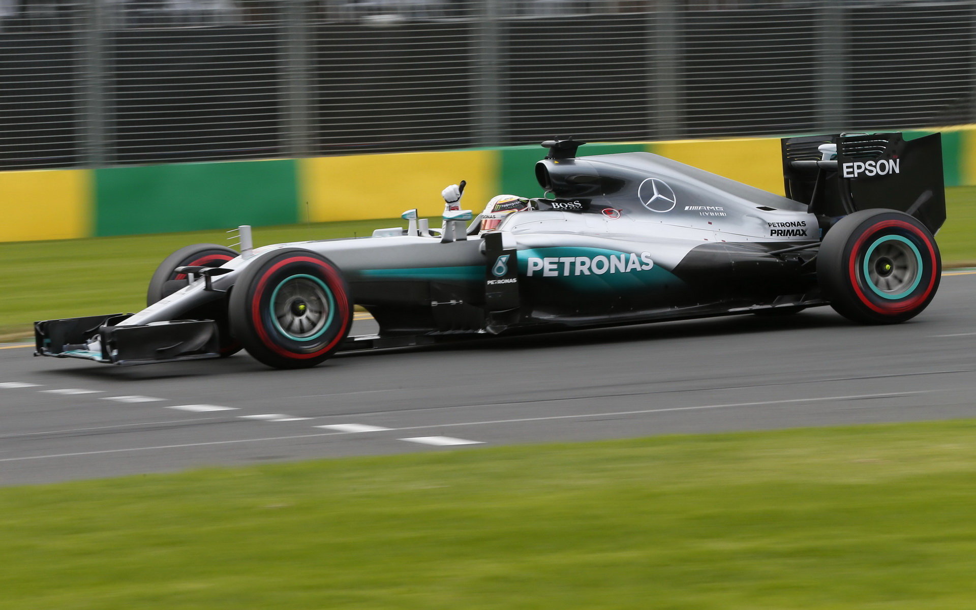 Lewis Hamilton vyhrál sobotní kvalifikaci v Melbourne