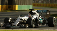 Lewis Hamilton při závodě v Melbourne