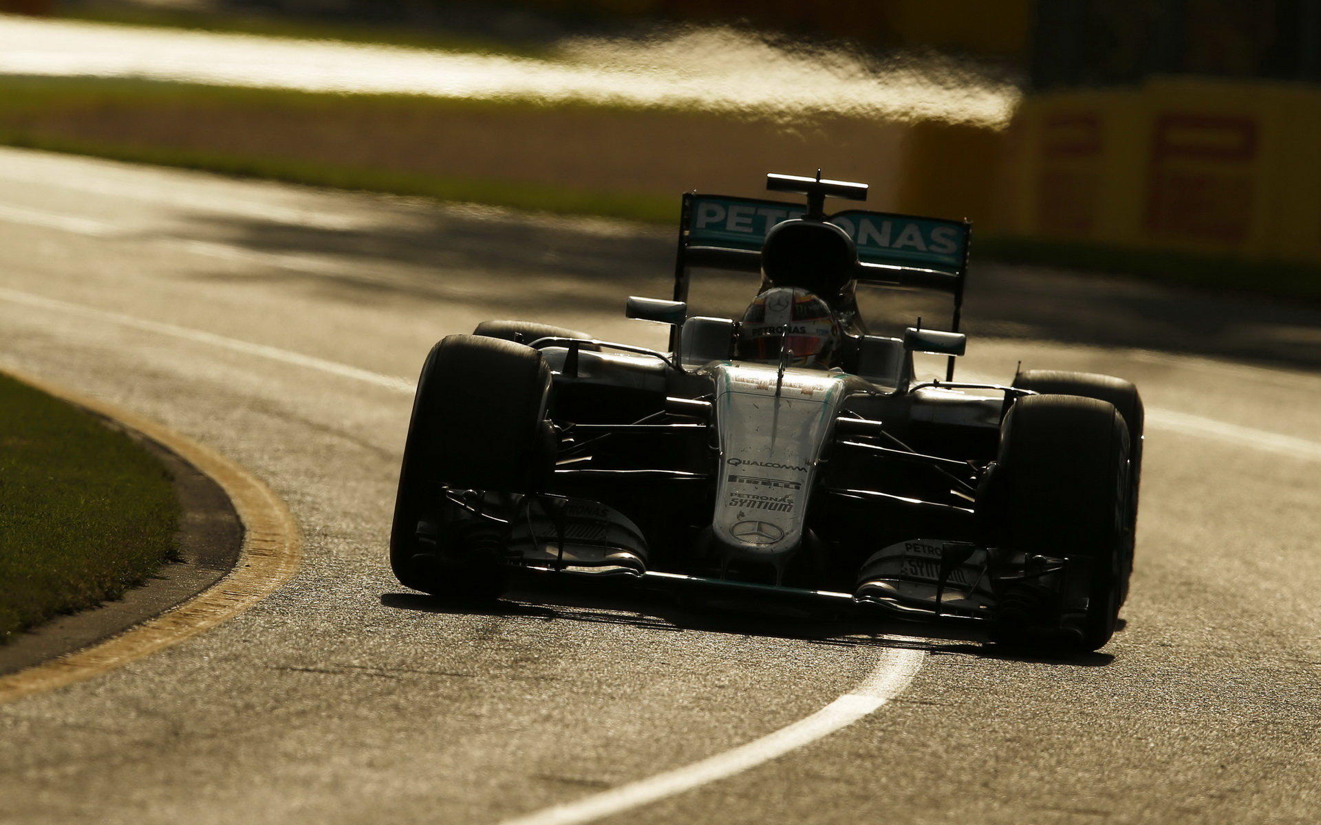 Lewis Hamilton při závodě v Melbourne