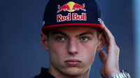 Max Verstappen - zakotví už příští rok u špičkového týmu?