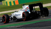 Felipe Massa jiskří při kvalifikaci v Melbourne