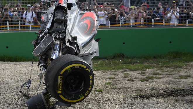 McLaren Fernanda Alonsa po ošklivé havárii