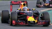 Daniel Ricciardo při závodě v Melbourne