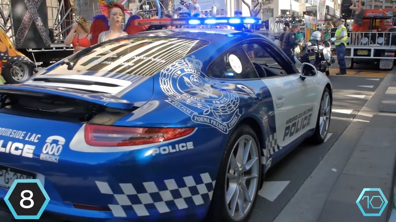 Policejní Porsche 911 známe především z Německa. Patří ale i do výbavy australské police, kterou přišlo na 110 000$ (cca. 2 640 000 Kč).