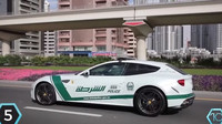 Policejní Ferrari FF potkáte, kde jinde než, ve Spojených arabských emirátech. Tamní policii vůz vyšel na 300 000$ (7 200 000 Kč).