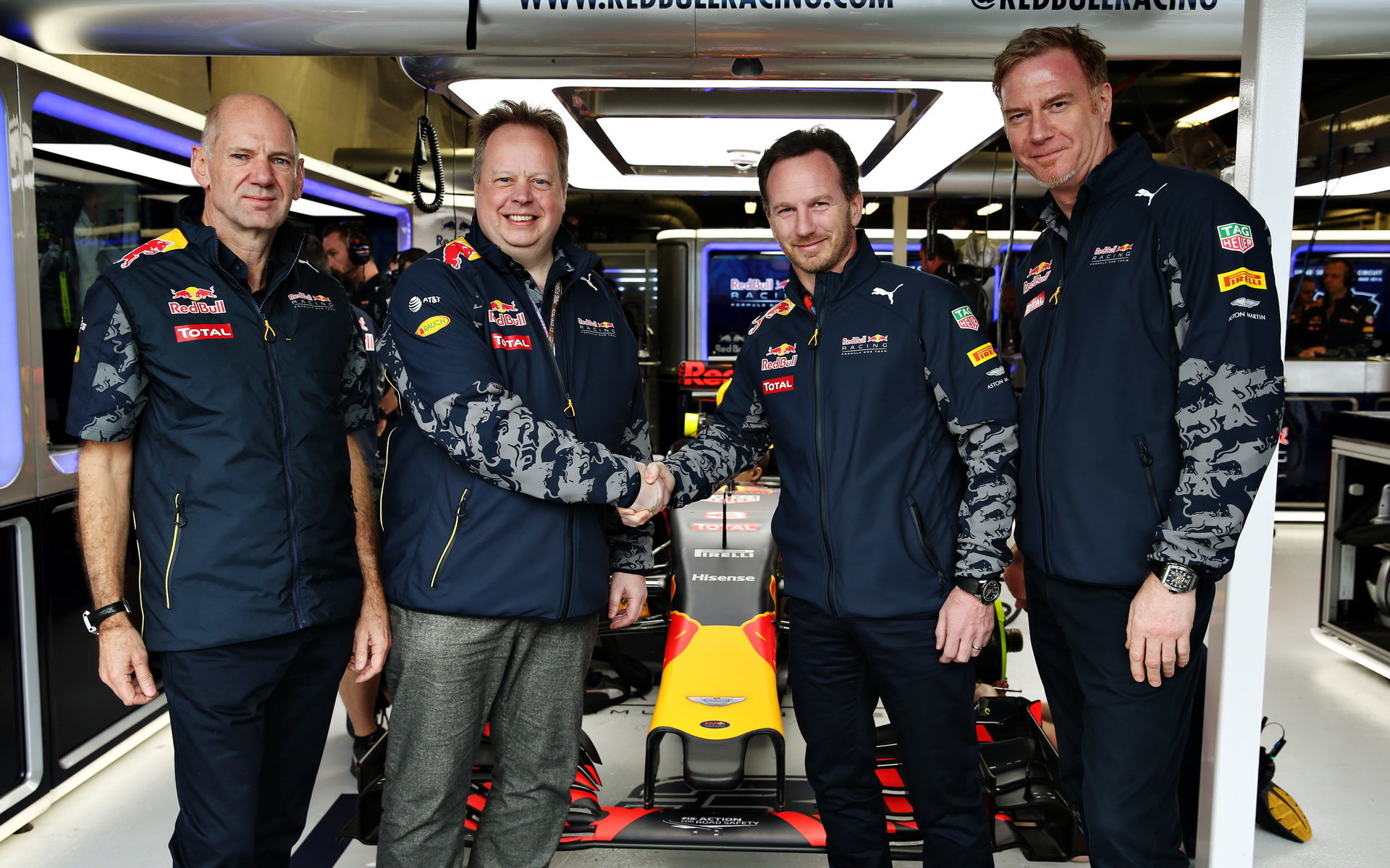 Adrian Newey, Andy Palmer a Christian Horner v Melbourne