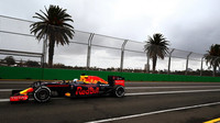 Daniel Ricciardo při pátečním tréninku v Melbourne