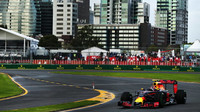 Daniil Kvjat při pátečním tréninku v Melbourne