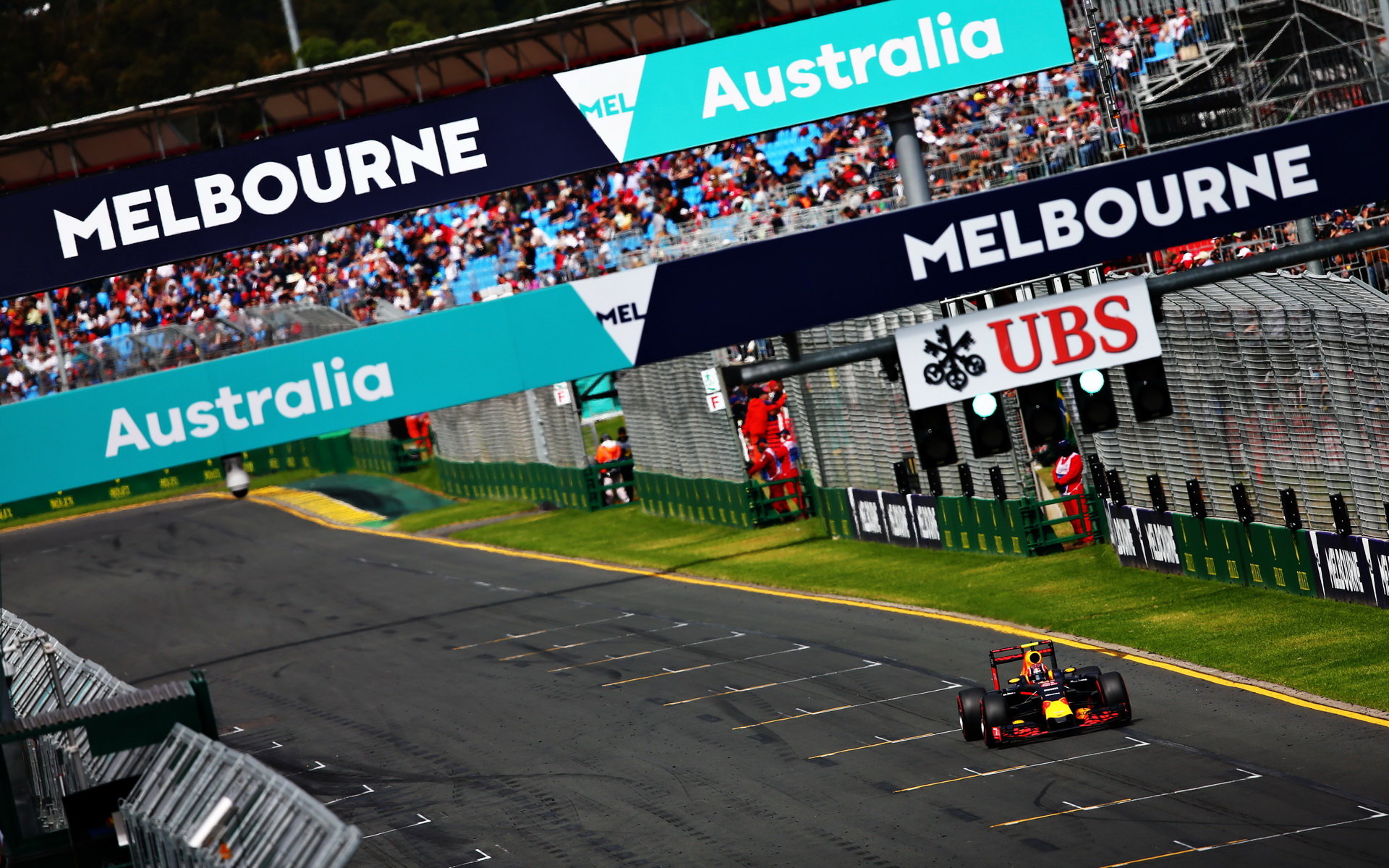 Daniil Kvjat při kvalifikaci v Melbourne