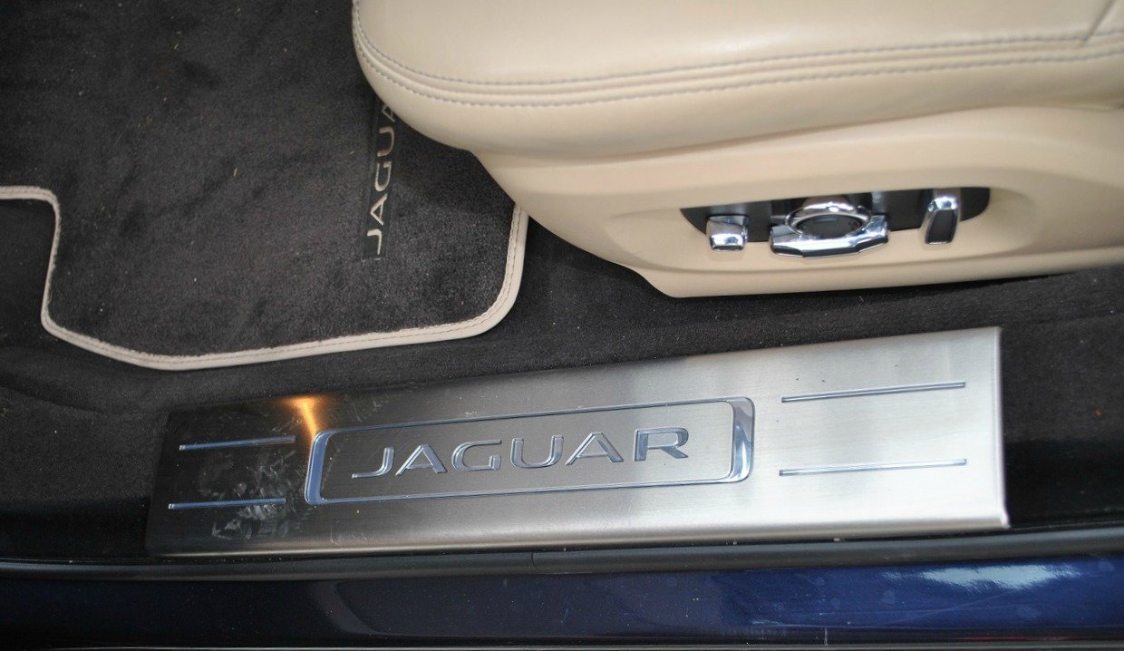 Jaguar XJ 3.0 Diesel SWB Portfolio (2016)