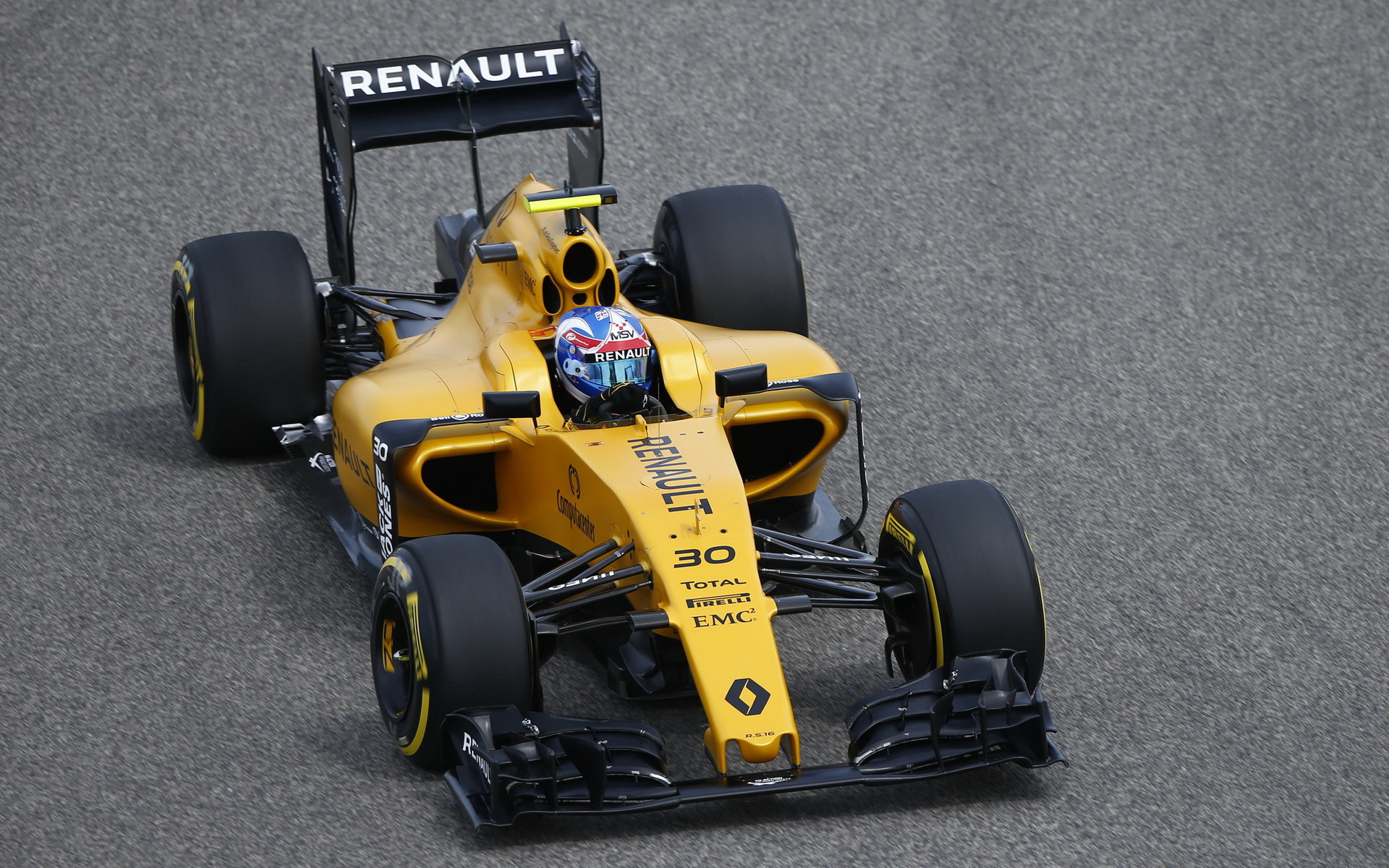 Jolyon Palmer při pátečním tréninku v  Bahrajnu