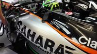 Nico Hülkenberg při pátečním tréninku v Bahrajnu