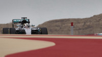 V Bahrajnu start oběma jezdcům Mercedesu docela vyšel