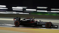 Jenson Button jiskří při kvalifikaci v Bahrajnu