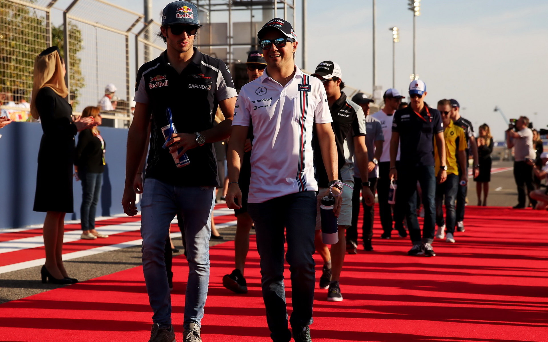 Prezentace pilotů před závodem v Bahrajnu