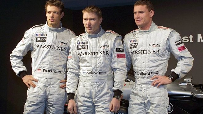 Mika Häikkinen s Alexem Wurzem (vlevo) a Davidem Coulthardem v dobách své závodní kariéry