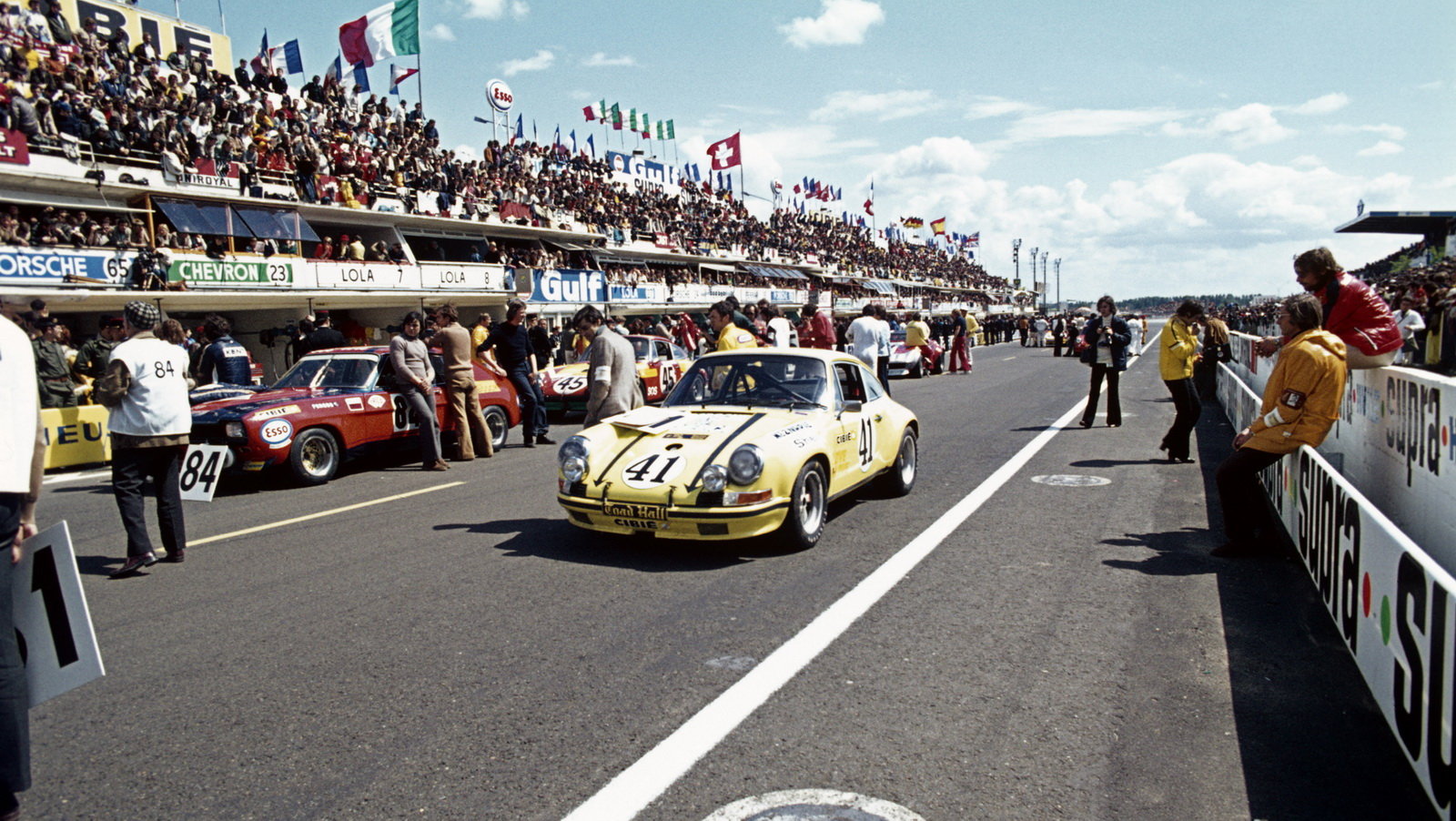 Porsche 911 2.5 S/T na dobové fotce.