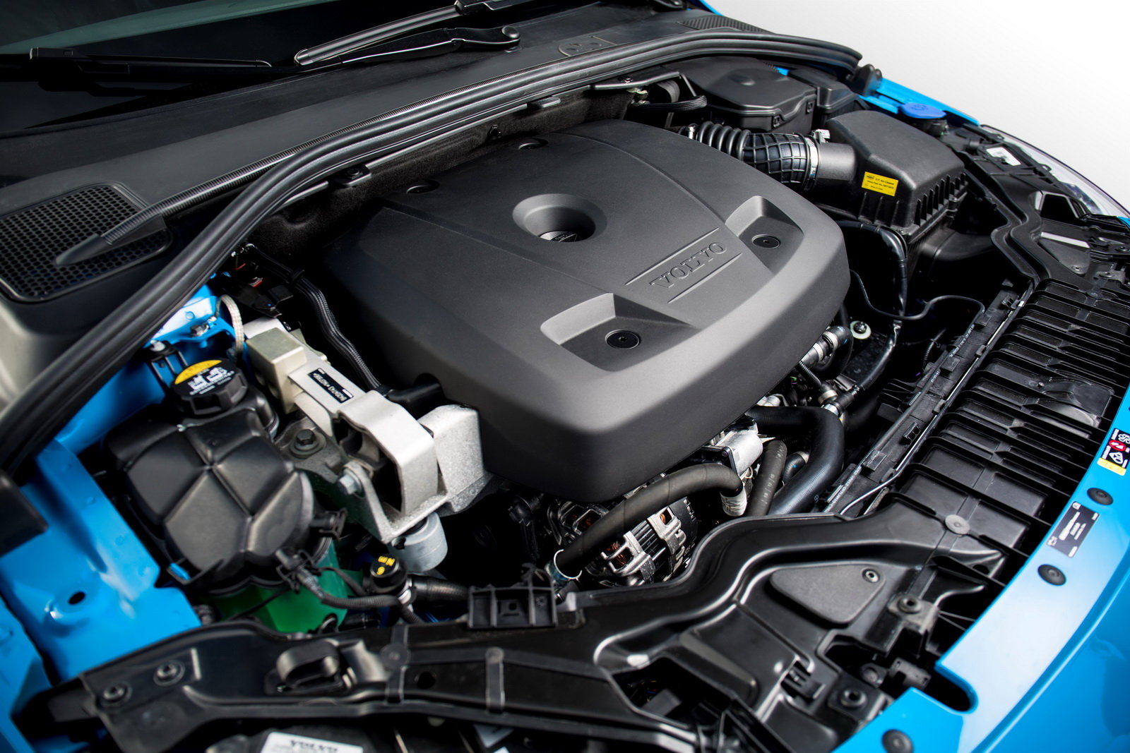 Volvo S60 &amp; V60 Polestar mají po modernizaci přeplňovaný dvoulitrový čtyřválec.