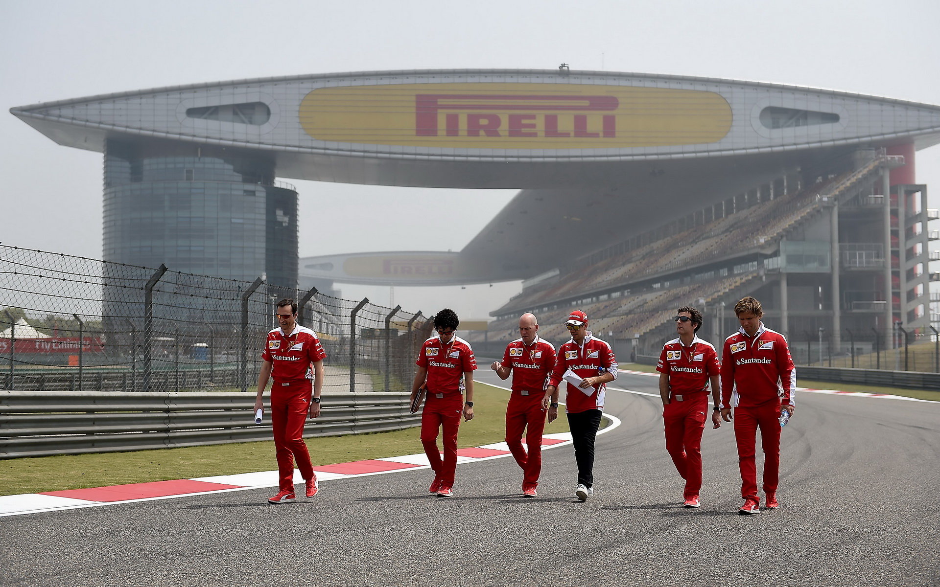 Sebastian Vettel se seznamuje s tratí v Číně
