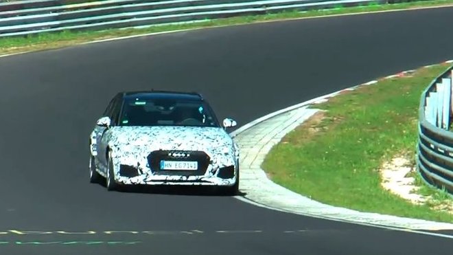 Nová Audi RS4 Avant při testech