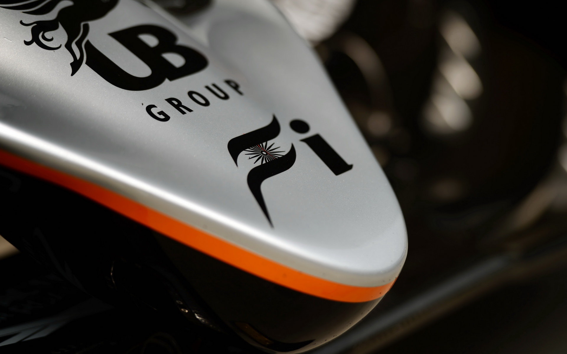 Detail nosu vozu Force India v Číně