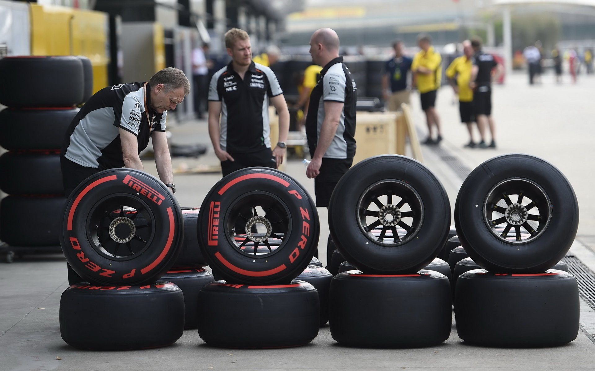 Příprava pneumatik pro závodní víkend v Číně