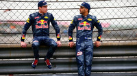 Daniil Kvjat a Daniel Ricciardo v Číně
